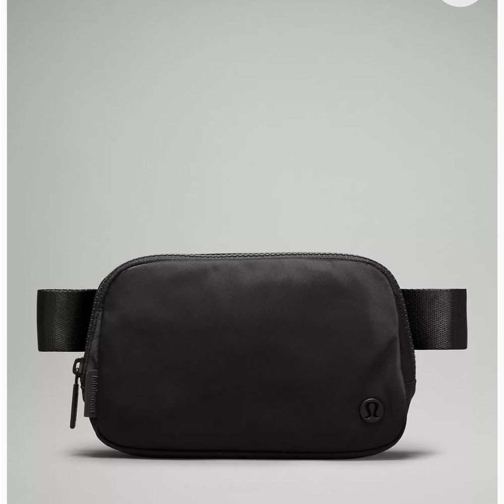 Lululemon Everywhere Belt Bag 1L Black